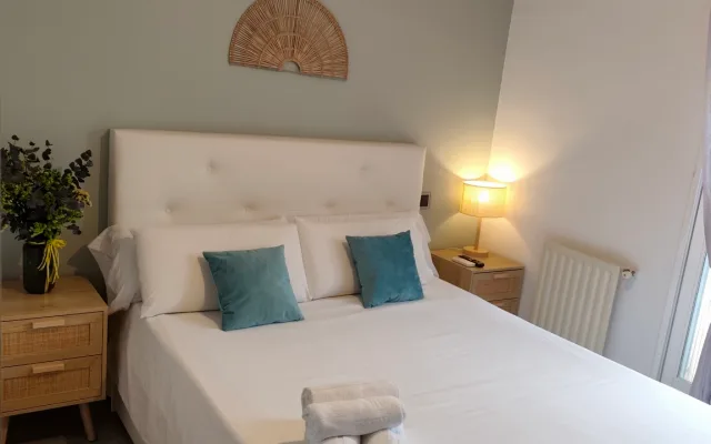 Chambre double avec climatisation et salle de bain privée, Penthouse...