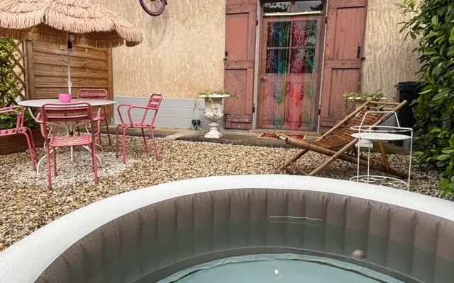Quiet apartment in the countryside with jacuzzi and possibility of...
