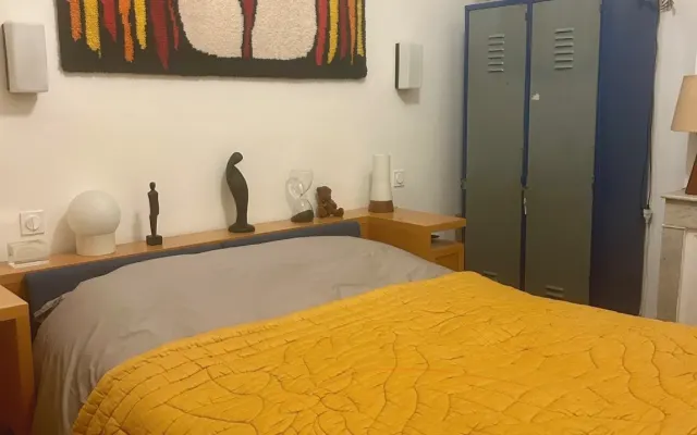Großes, elegantes Zimmer mit Balkon im Stadtzentrum