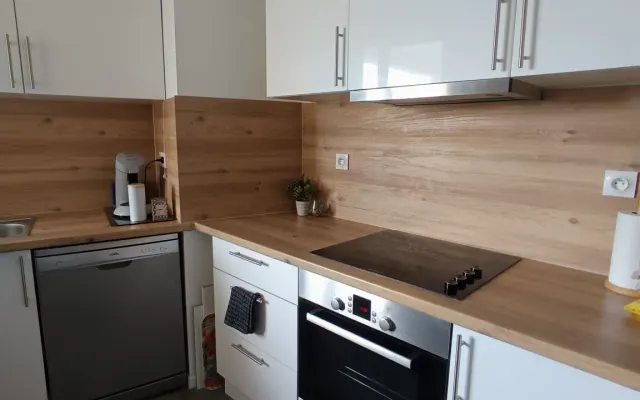 Camera in affitto in un appartamento F3
cucina componibile