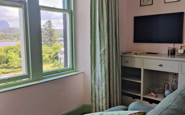 Schönes kleines Doppelzimmer mit Bergblick