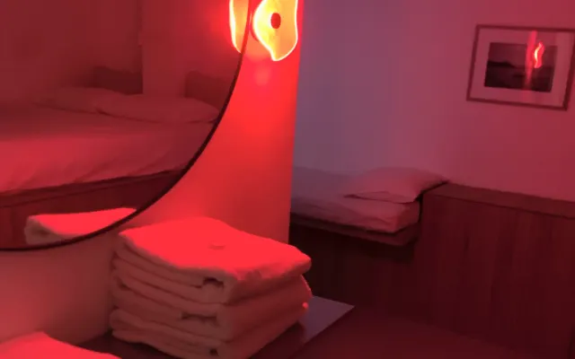 Schicke Ein-Zimmer-Wohnung am Hafen von Tel Aviv