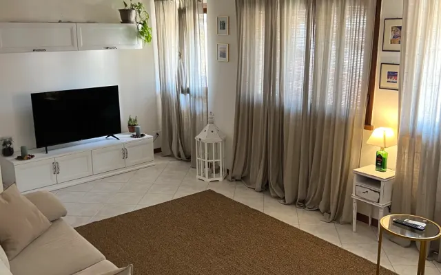 Quarto com casa de banho para uso exclusivo no centro histórico
de...