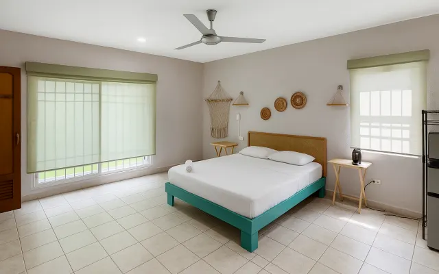 Deluxe doubleroom with bathroom and kitchenette close to Las Palapas