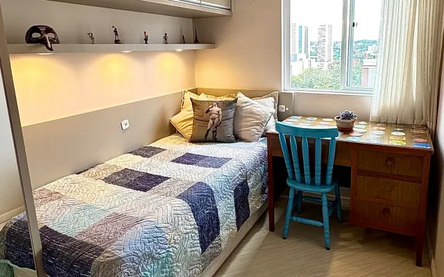 Private room in the center of Curitiba! Next to the municipal market