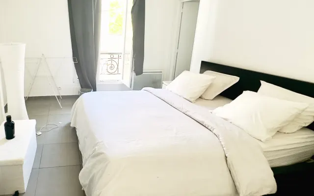 Hello
I offer beautiful apartment in st-denis, near metro.