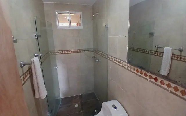 Découvrez un mode de vie confortable dans ce spacieux appartement de 2 