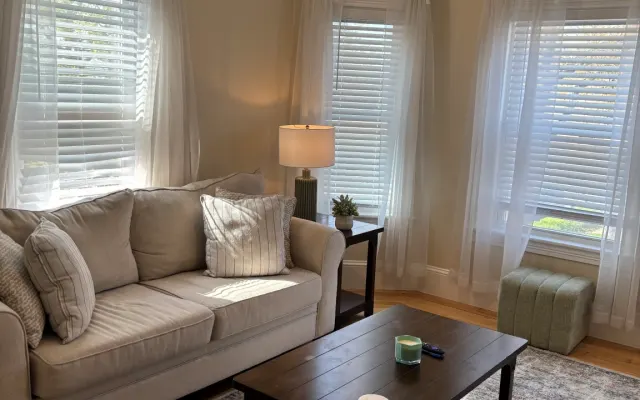 Appartement confortable de 2 chambres au 2ème étage à proximité du...