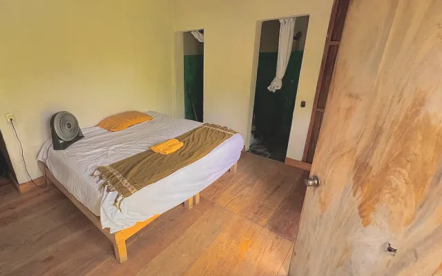 Casa de campo ecológica perto do mar no centro de Zipolite
