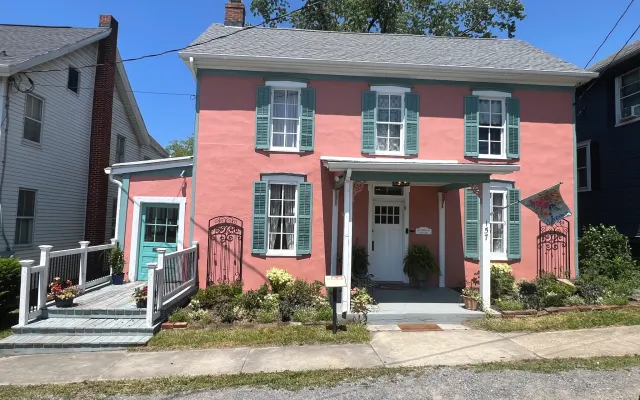 Congress House circa 1870 in the heart of Berkeley Springs, WV