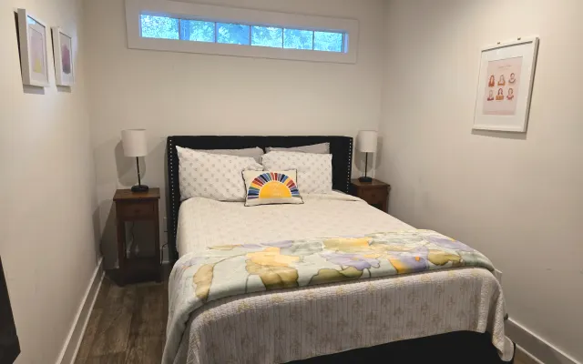 Two bedrooms guest house in East Nashville available for 30 day stays.