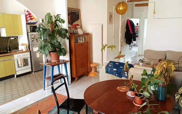 Bright apartment with balcony in the heart of the city