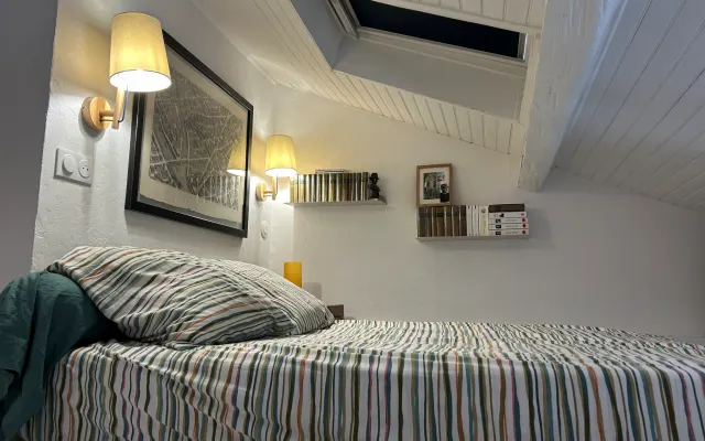 Apartment for two in the Marais