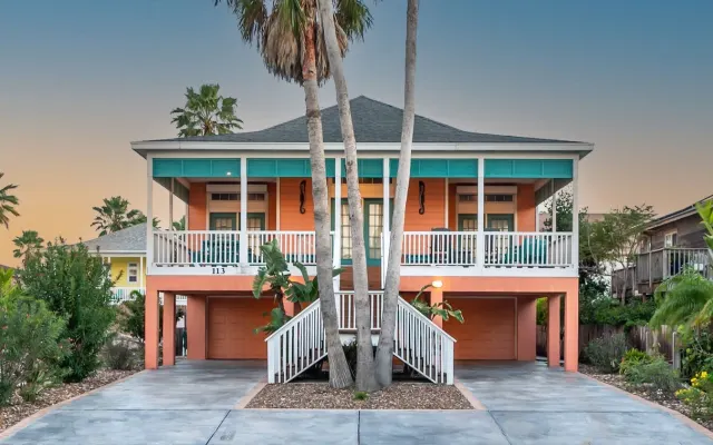 *Beach Breeze* - Game Room, Private Pool, Steps To The Beach!