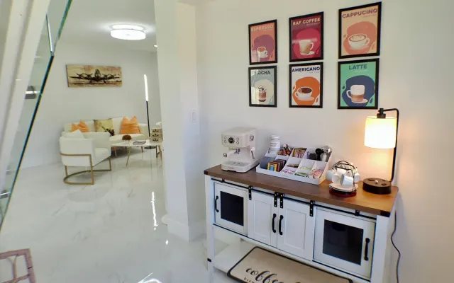 SPACIOUS 1-BEDROOM, 1-BATHROOM GUEST HOUSE NEAR MIAMI AIRPORT  - copy 01
