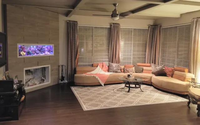 BEAUTIFUL HOME (3 private bedrooms, 2 full baths)