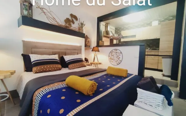 Bel appartement, studio, tout équipé, parking gratuit,proche commerce.
