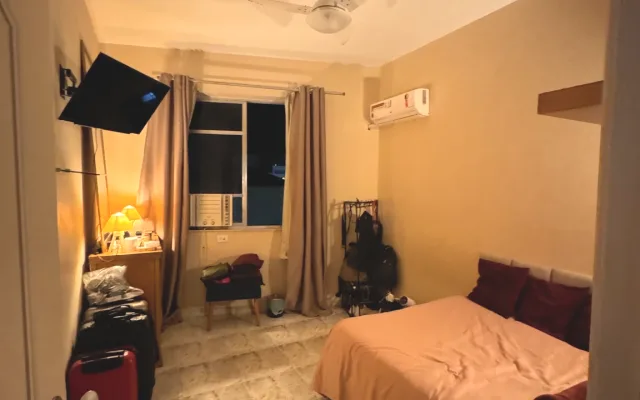 Fourth steps from copacabana beach - post 4