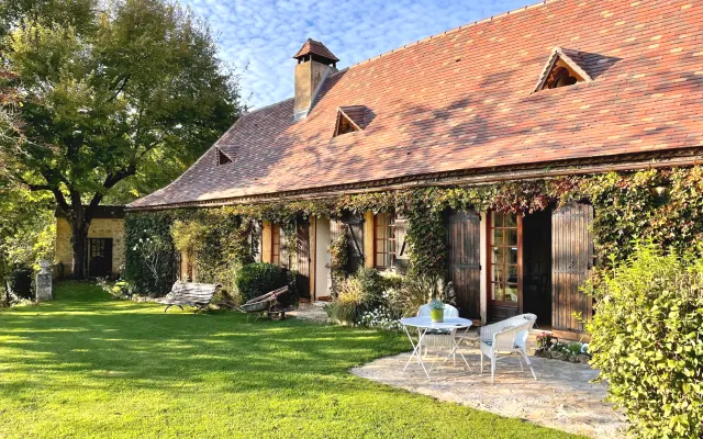 NICE PROPERTY 18e C; in the Valley of Dordogne