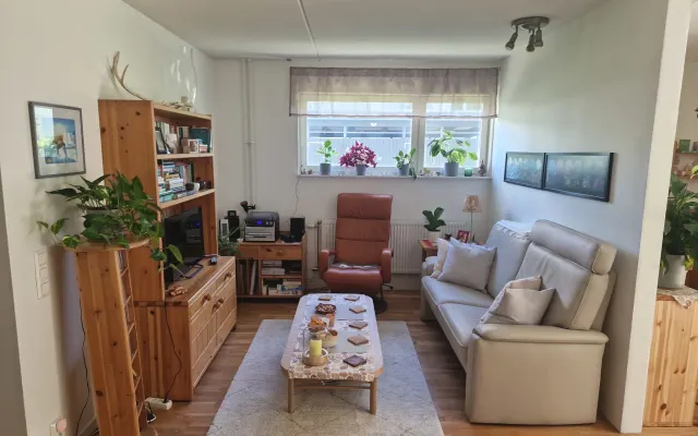 Schöne Erdgeschosswohnung mit großer Terrasse am Waldrand