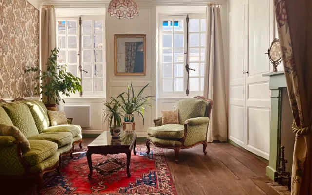 Beautiful 18th century apartment in the heart of Saint-Léonard's...