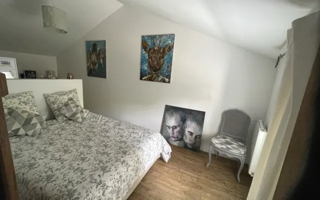 Chambre au calme dans une maison de campagne