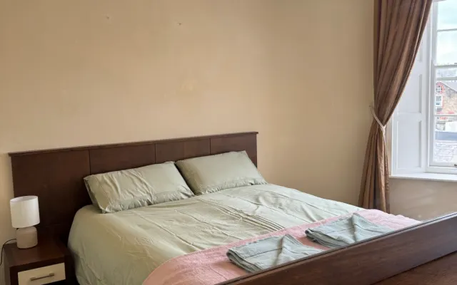 Elegant En-suite Double Room at the Heart of Georgian Dublin