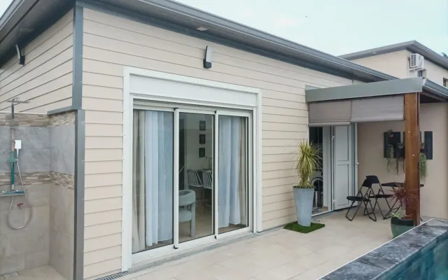 Zot Bungalow with private pool Manapany
