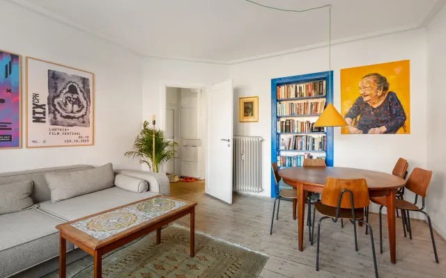 Quarto acolhedor num dos bairros em ascensão de Copenhaga