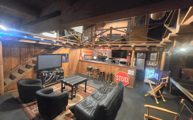 Studio privé/Dongeon/Aire de jeux/Studio photo et cinéma {THE PIG PEN...