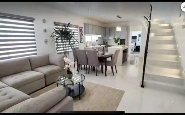 Disfruta Rosarito en esta espaciosa casa de 2 niveles con vista al mar