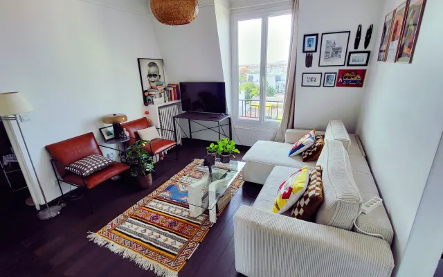Atrativo apartamento com 2 quartos não muito longe da estação de metro 