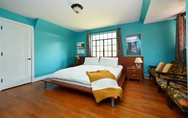 Chambre King à Detroit dans une maison historique sur Woodward by...