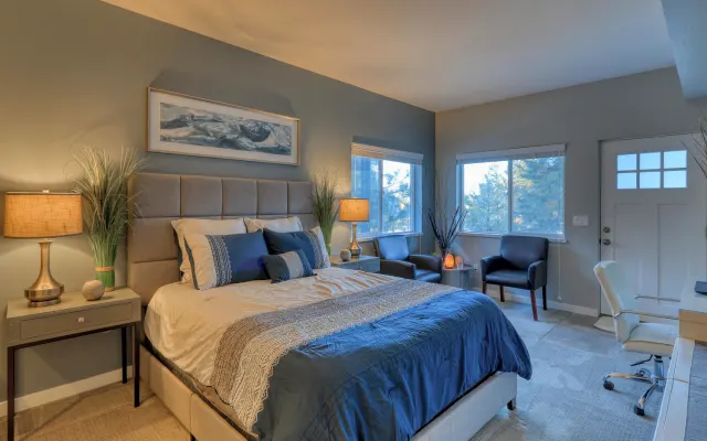 Pagosa Springs studio backs to National Forest