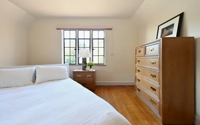Chambre Queen à Detroit dans une maison historique sur Woodward by Midtown