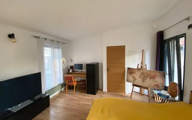 Schöne 2-Zimmerwohnung mit Wohnzimmer und Küche mit Terrasse