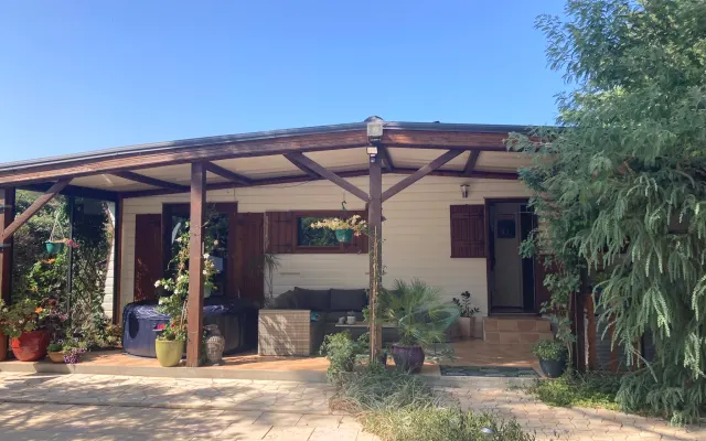 Una casa insolita sulle colline sopra La Ciotat