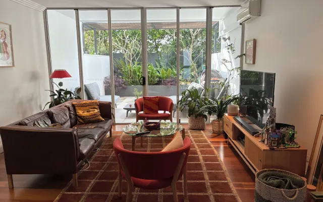 Chambre privée (+a/c), balcon et salle de bain dans la grande terrasse