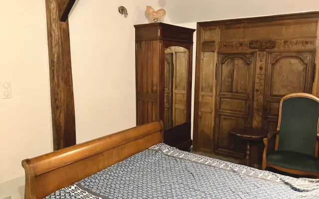 Chambre naturiste avec piscine – liberté et détente