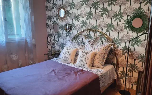Quarto privado em casa com jardim e piscina