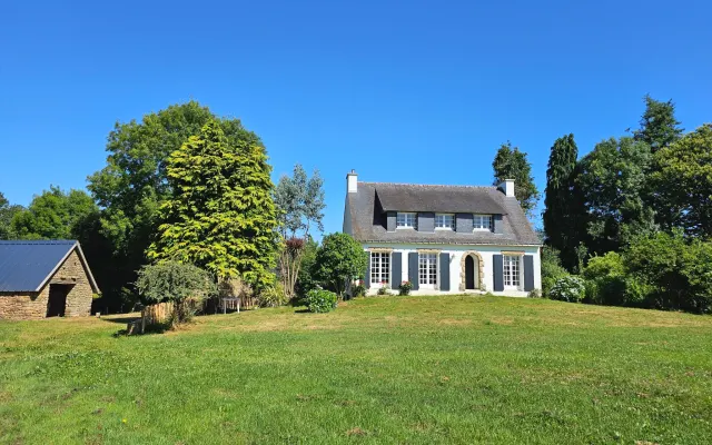 Country house
Sleeps 8