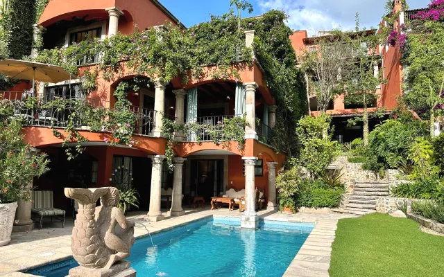 Casa Flor de Liz