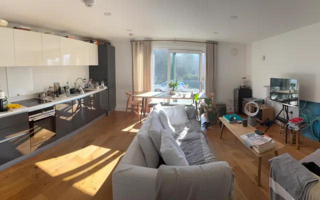 Apartamento espaçoso, recentemente construído, numa localização segura