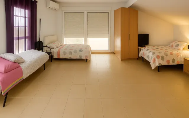 Room-Pleasure Penthouse with private Jacuzzi, Madrid