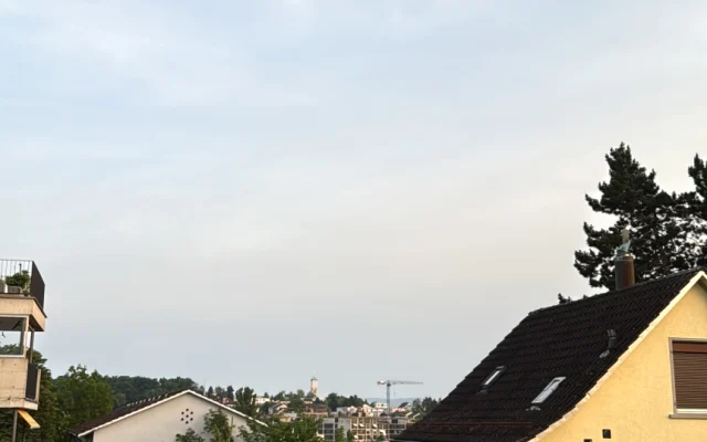 Close to the airport
Close to the city