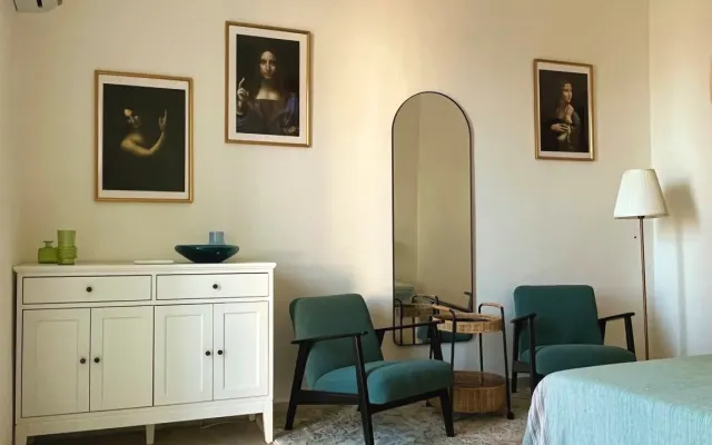 Stylowy, appartamento completamente ristrutturato di 120m2 a 5 min...