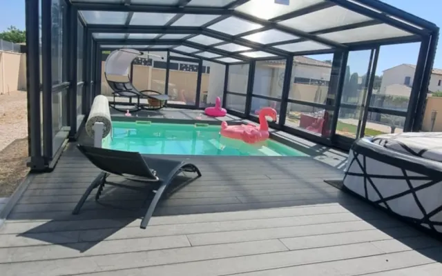 Relaxation
Indoor heated swimming pool Jacuzzi Sauna