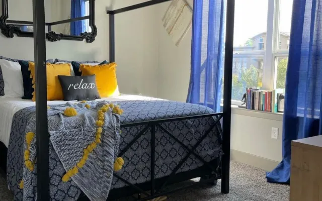 LUXURY RIGHT ON THE STRIP