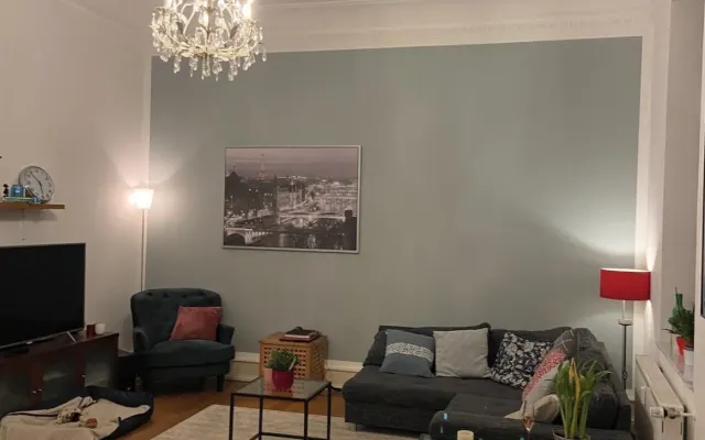 Bellissimo appartamento antico a Ehrenfeld, vicino al centro città.