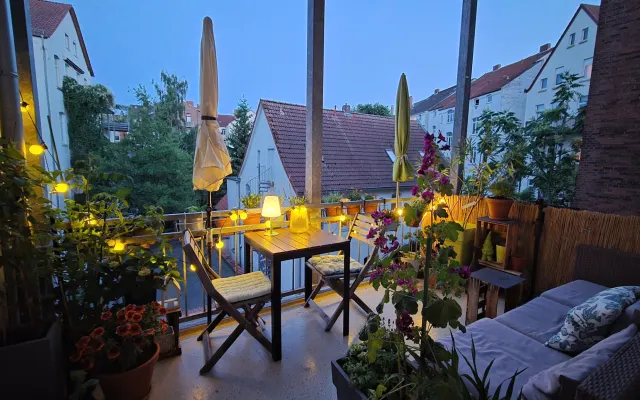 Cosy room + private bathroom in the Oststadt (East side)